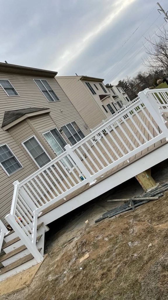 Showcasing Magic Hand Handyman's decks and patios work. 